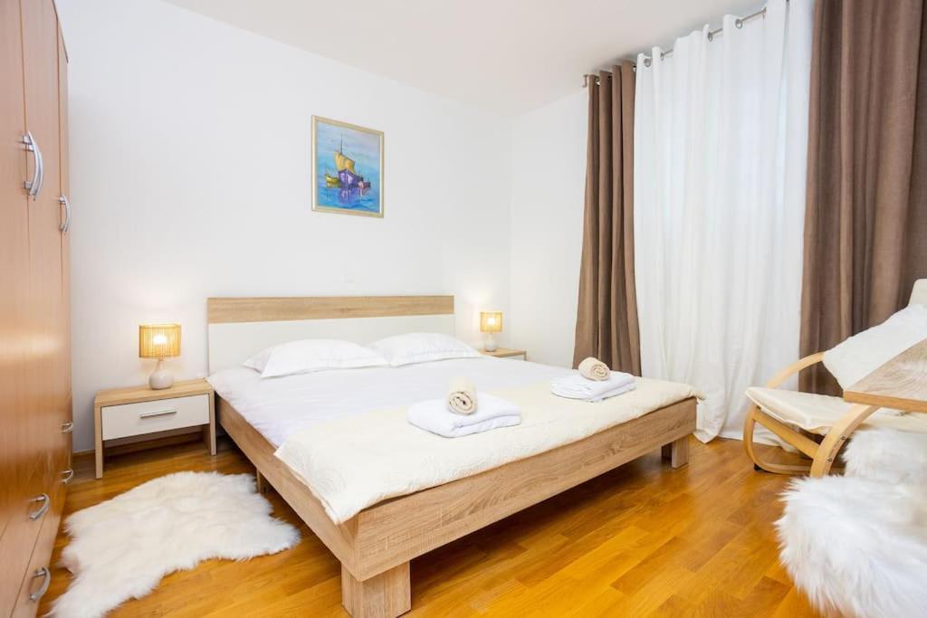 Bella Vista - Cozy Apartments With Easy Check-In And Free Parking Сплит Екстериор снимка