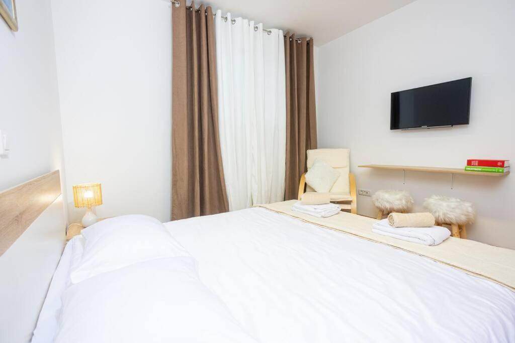 Bella Vista - Cozy Apartments With Easy Check-In And Free Parking Сплит Екстериор снимка
