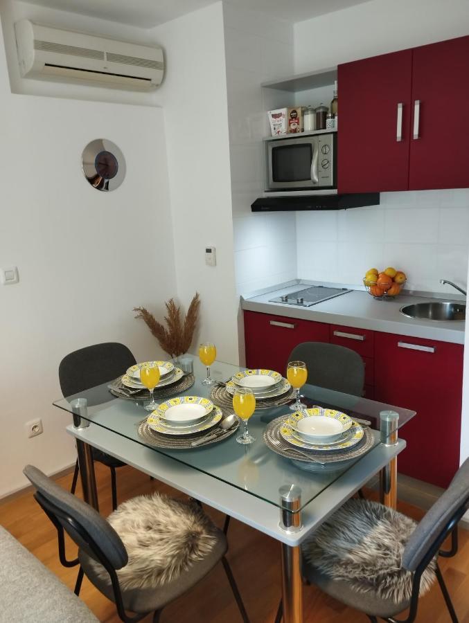 Bella Vista - Cozy Apartments With Easy Check-In And Free Parking Сплит Екстериор снимка